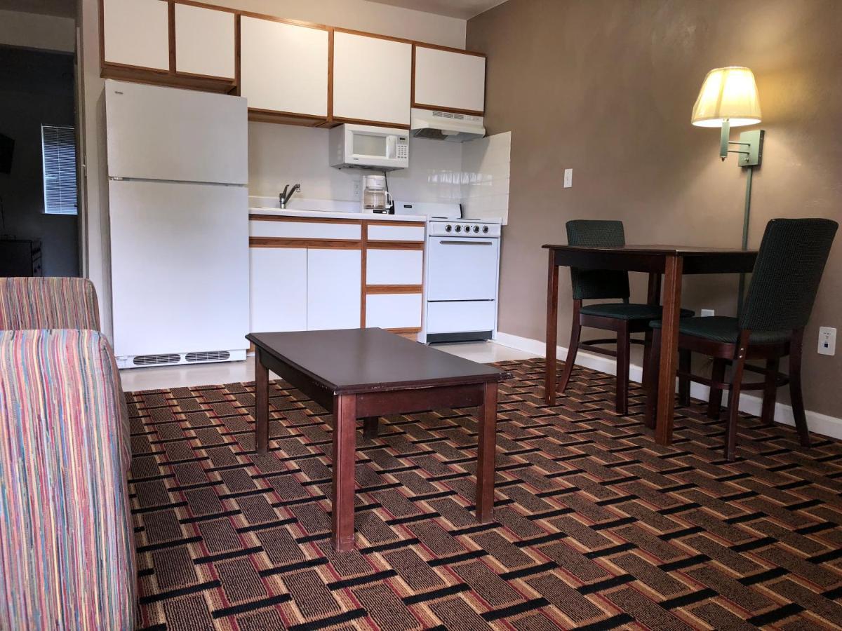 Affordable Suites Burlington Ngoại thất bức ảnh